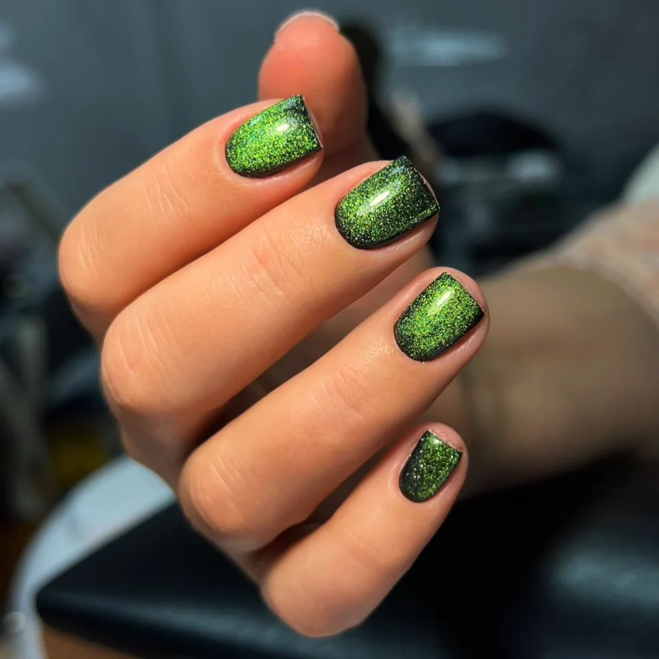 Маникюр и педикюр