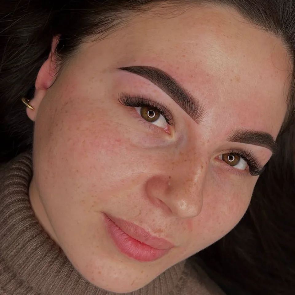 Работа по бровям